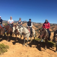 UT-NV-Fam-Horseback-riding-Red-Canyon-Utah